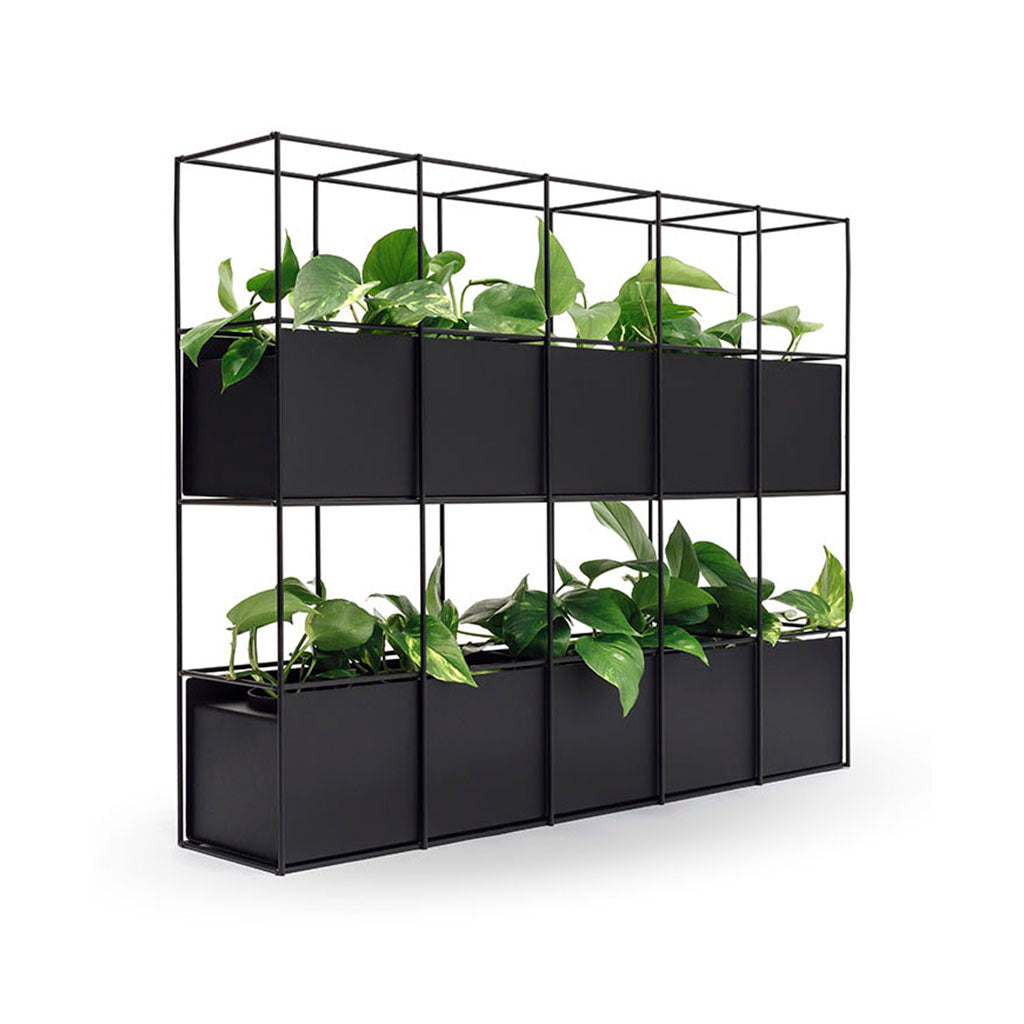 O.C. Vertical Planter