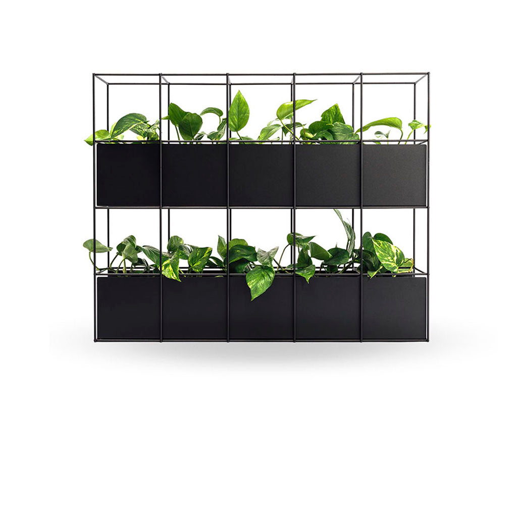 O.C. Vertical Planter