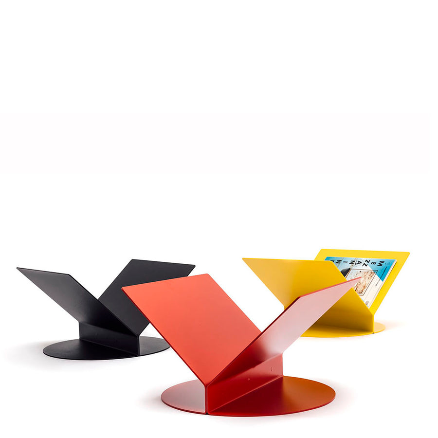 Vella Magazine Stand